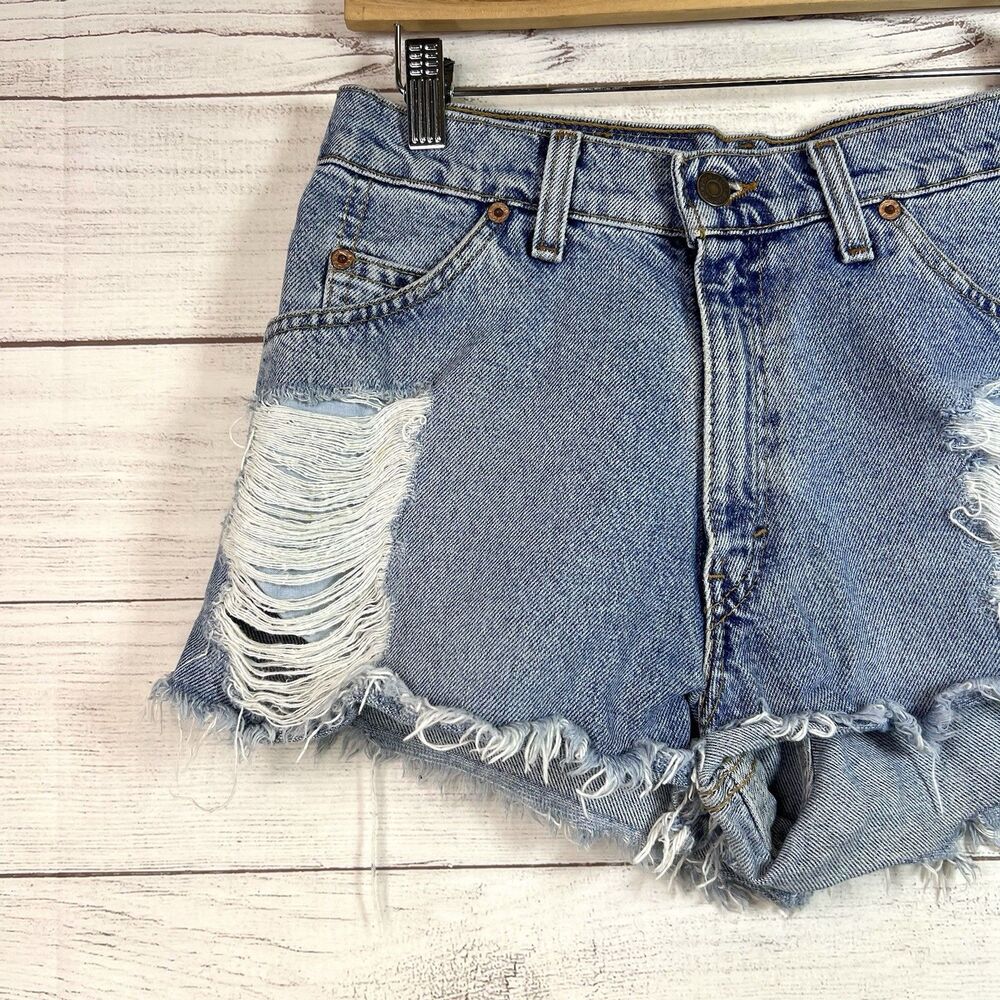 VINTAGE LEVI'S Shorts Women’s 7 Jr Blue Denim 950 Relaxed Fit Light Wash 90s - Picture 4 of 10